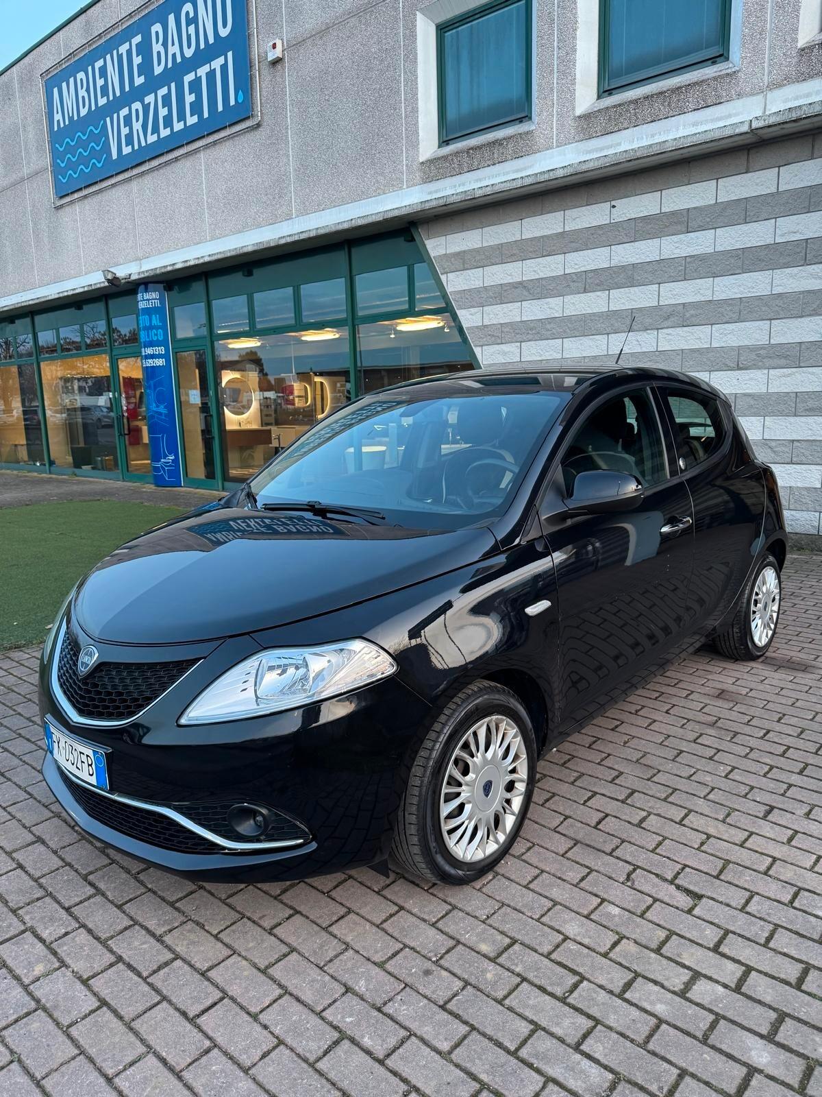 Lancia Ypsilon 1.2 69 CV 5 porte GPL Ecochic Gold