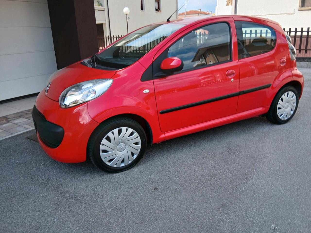 Citroen C1 1.0 5 porte OK per neo patentati