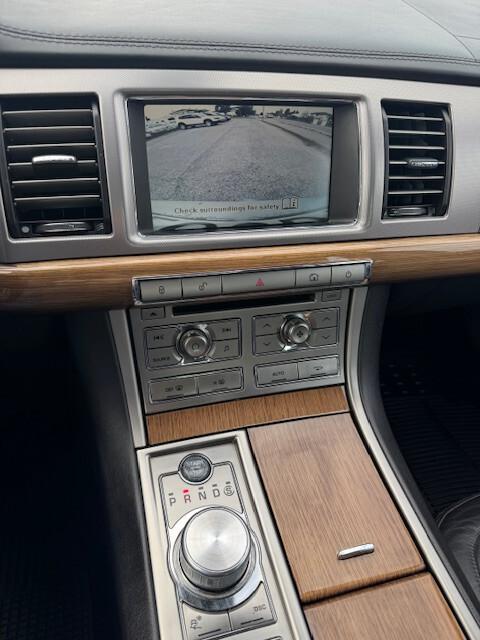 Jaguar XF 2.7D V6 Premium Luxury