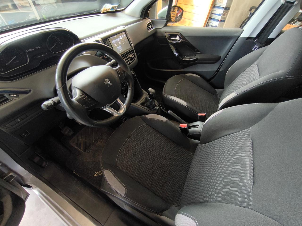 PEUGEOT 208 1,2 BENZ- KM 70000-UNIPROPRIETARIO-EURO 6