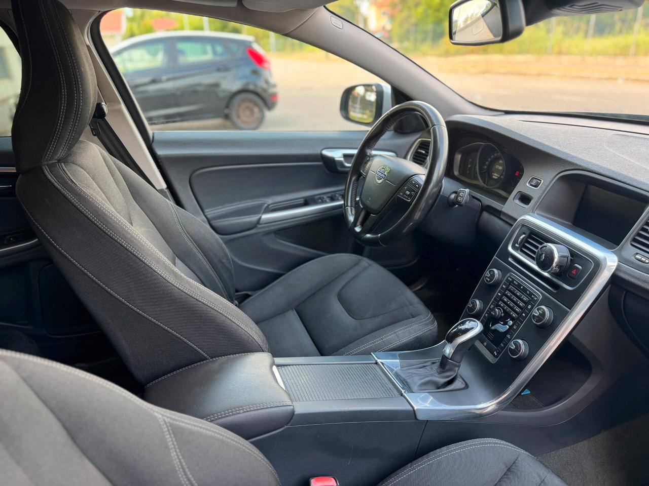Volvo V60 D2 Geartronic Summum