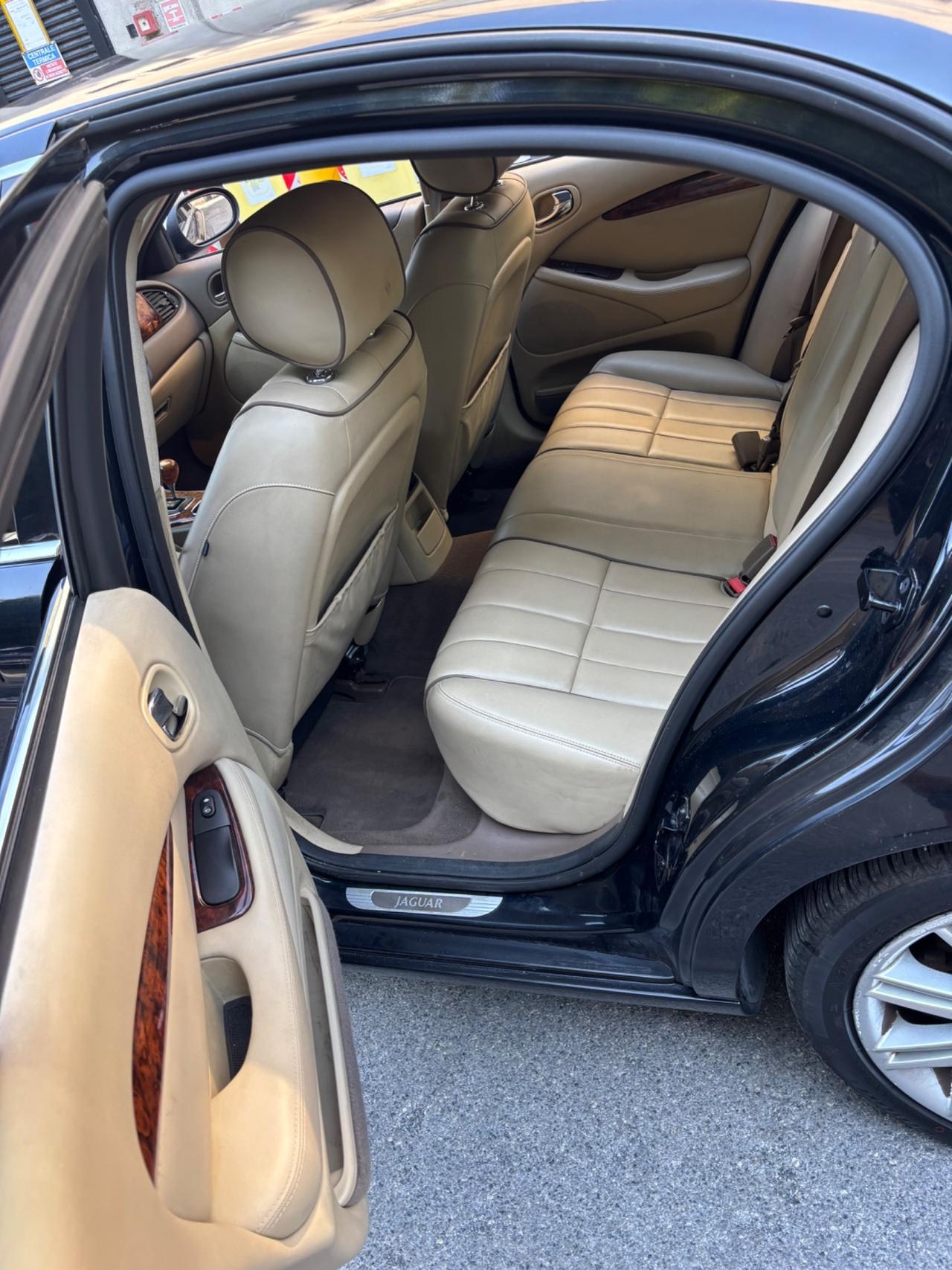 Jaguar S-Type 2.7 diesel V6 Executive