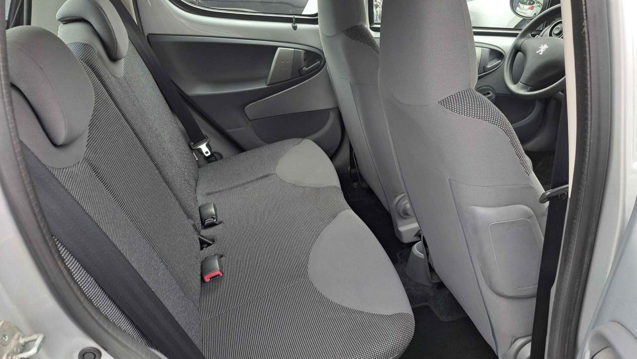 Peugeot 107 1.0 68CV 5p. Urban Move