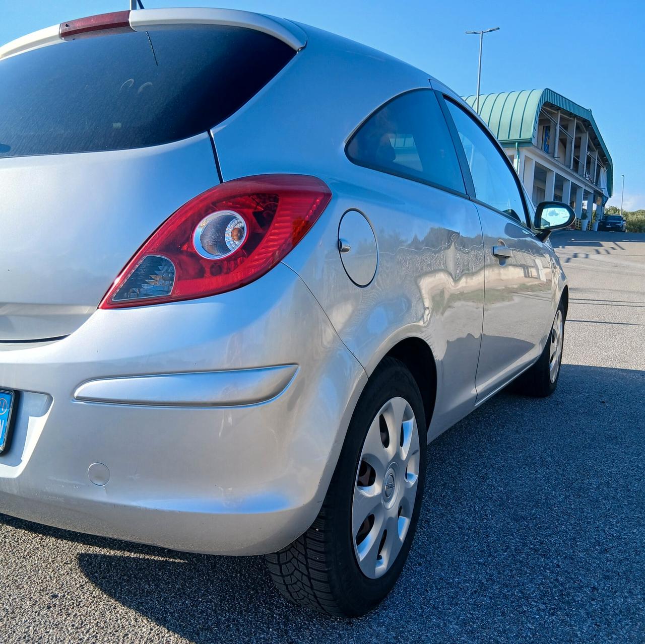 Opel Corsa 1.2 benzina 85 cv