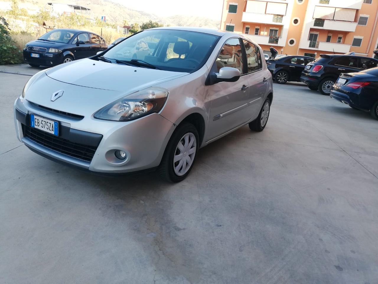Renault Clio 1.2 16V 5 porte Dynamique