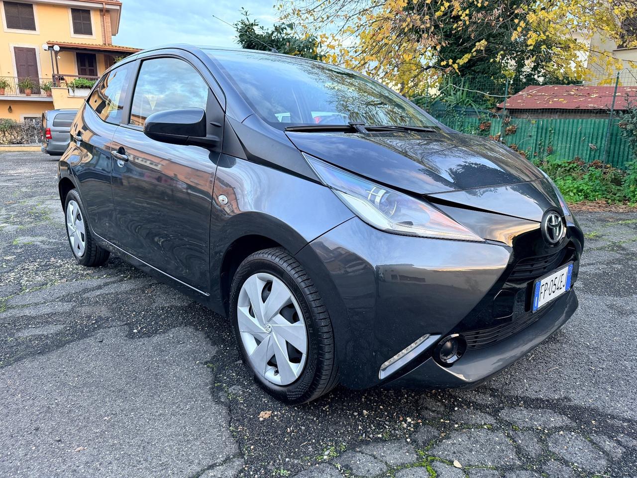 Toyota Aygo 1.0 VVT-i 69 CV 5 porte x-business