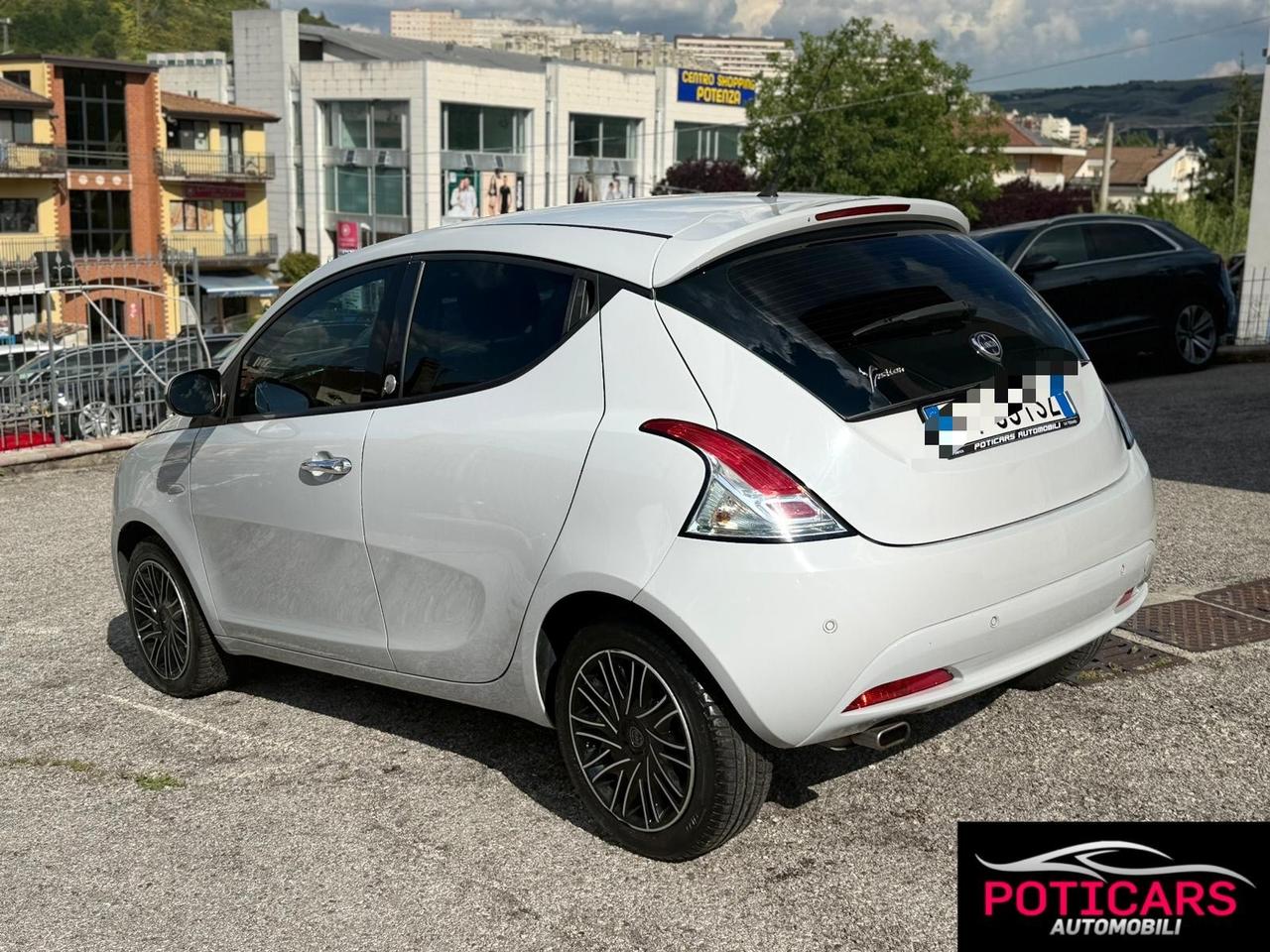 Lancia Ypsilon 1.2 69 CV 5 porte GPL Ecochic Gold