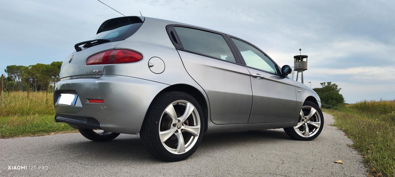 Alfa Romeo 147 JTD 150cv Q2 (BELLA)