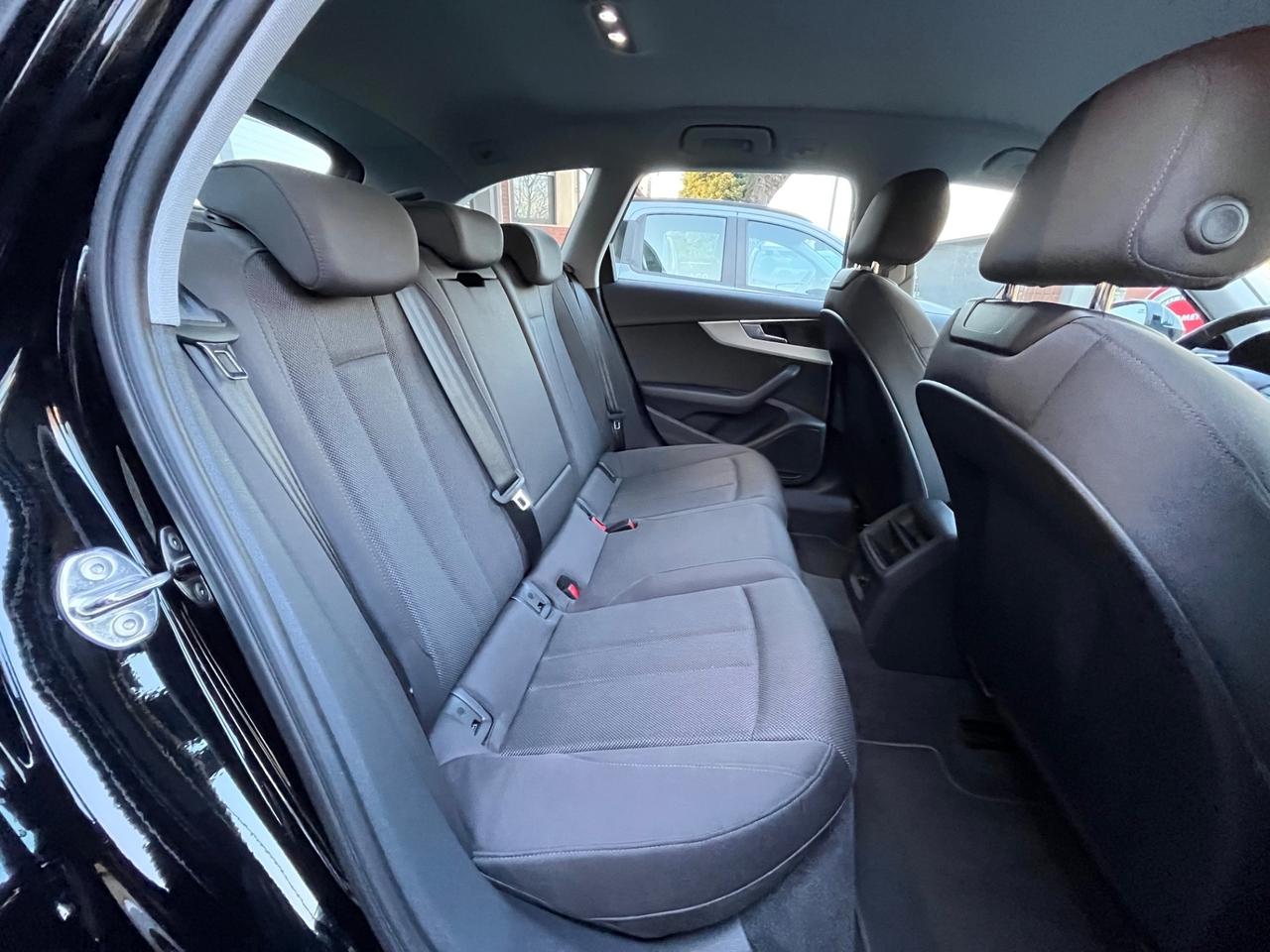 Audi A4 Avant 30 TDI/136 CV S tronic Business Advanced