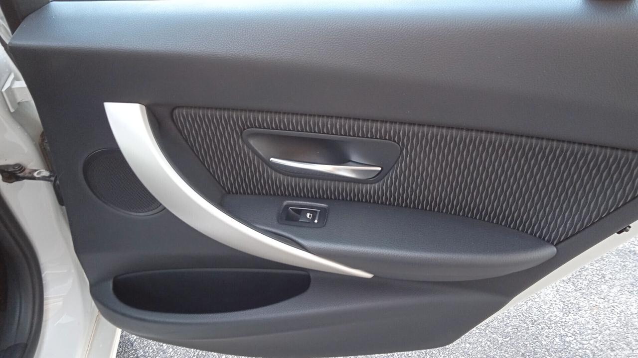 Bmw 318 318d Touring Business Advantage aut.