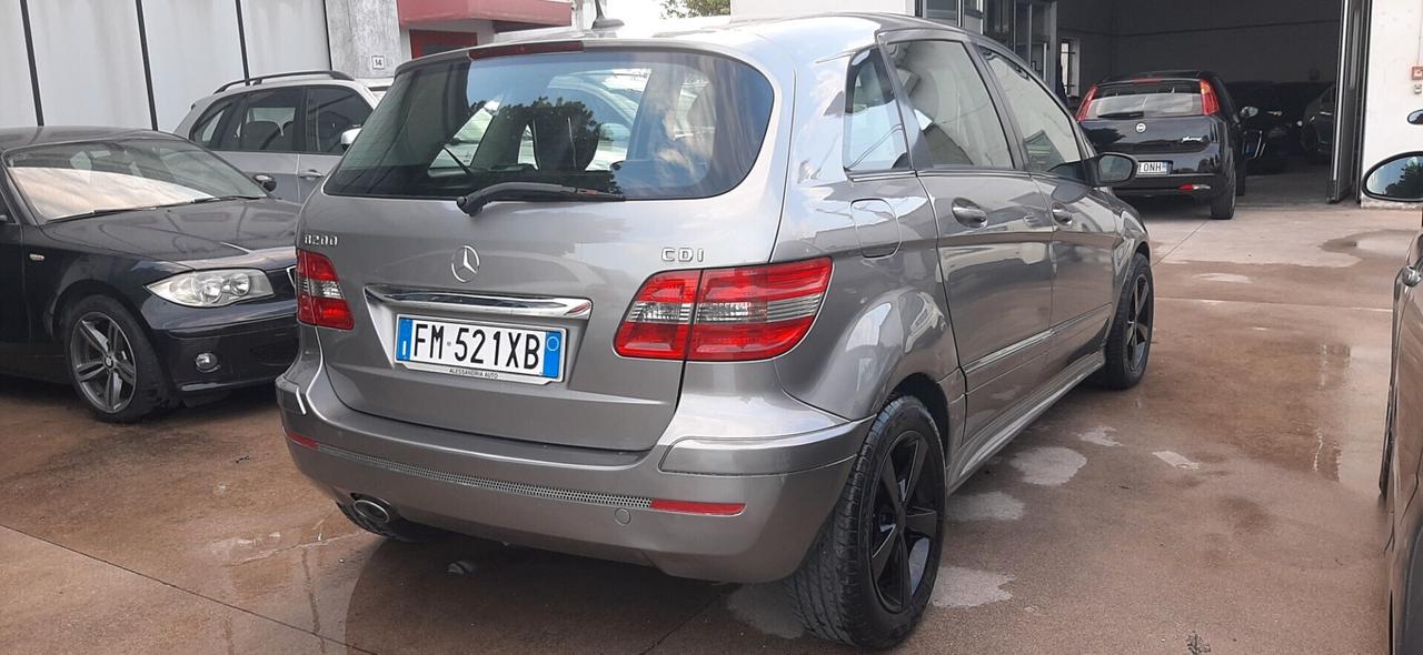 Mercedes classe B 200 tenuta buono stato