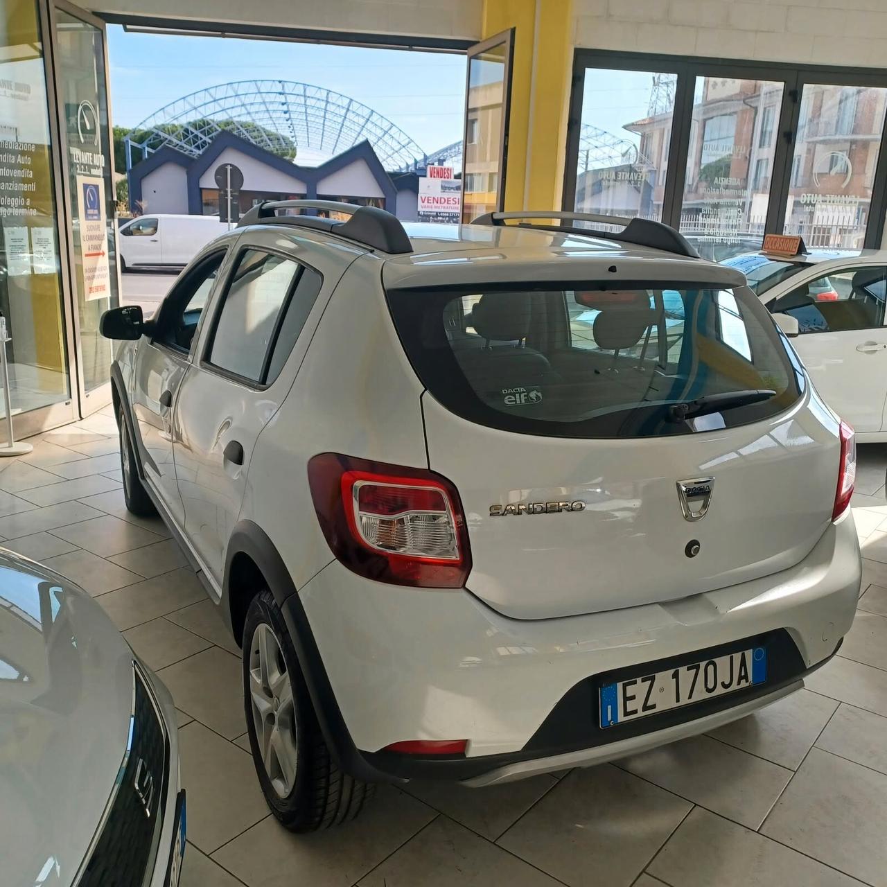 NEOPATENTATI SANDERO STEPWAY OTTIME CONDIZIONI