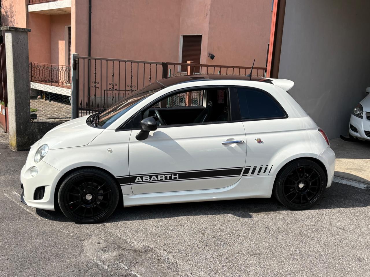 Abarth 500 1.4 Turbo T-Jet Custom