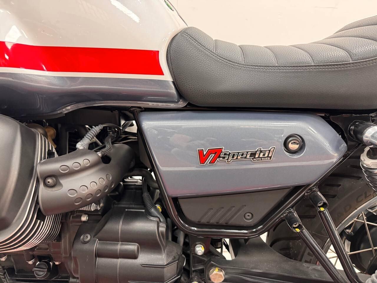 Moto Guzzi V7 SPECIAL DA 84 € AL MESE – SENZA ANTICIPO
