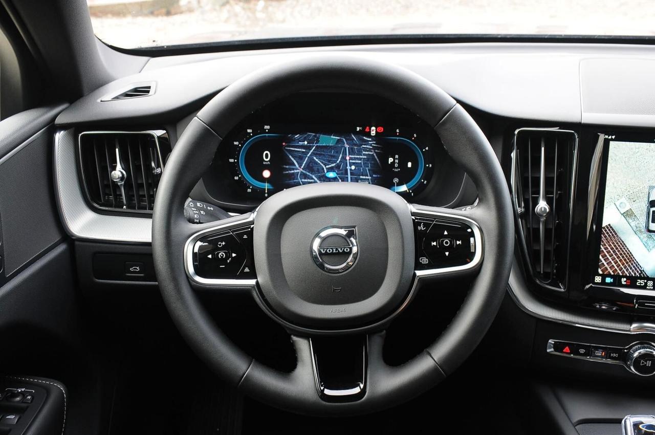 Volvo XC 60 XC60 B4 (d) AWD automatico Plus Dark