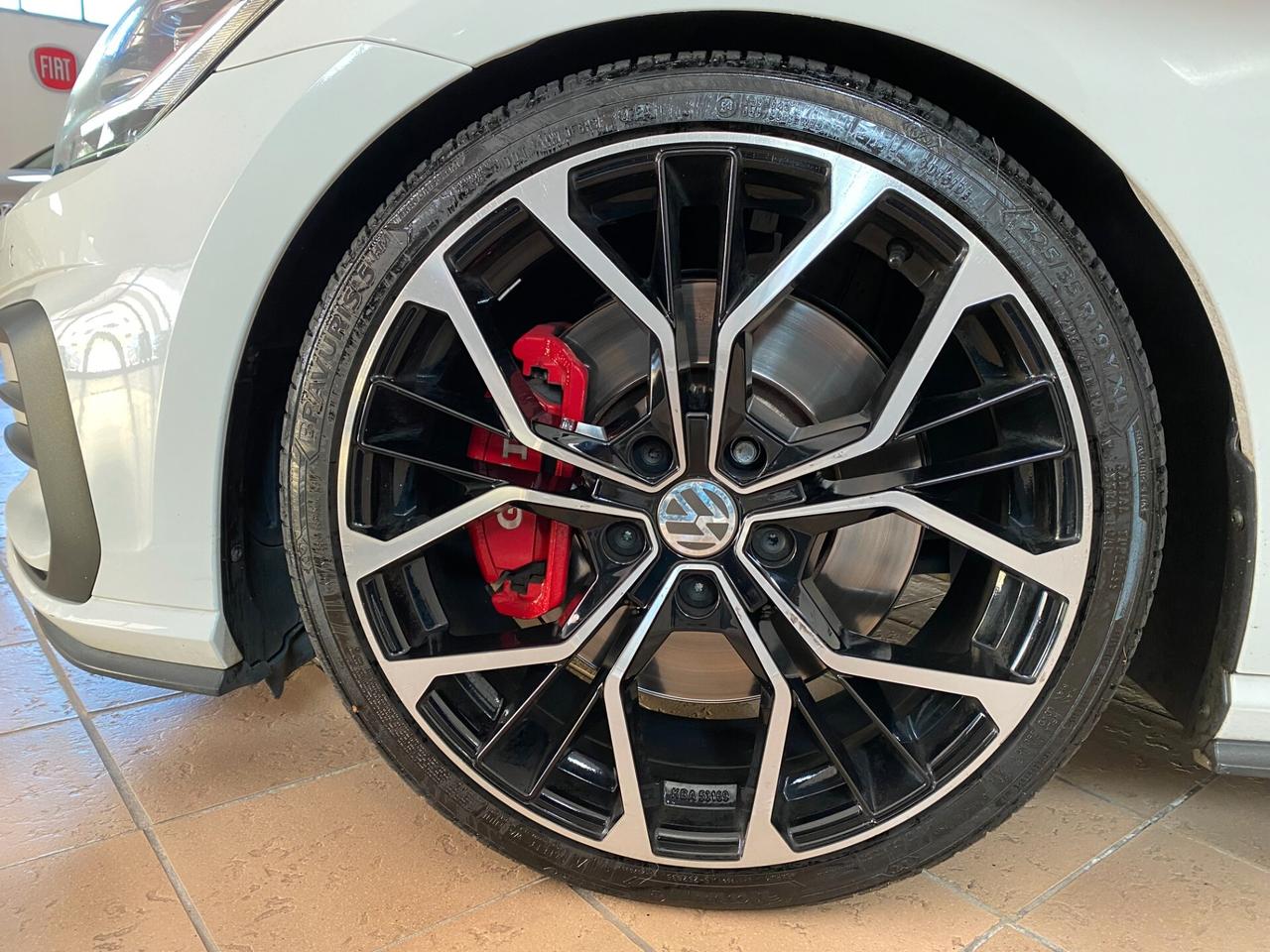Volkswagen Golf GTI Performance 2.0 TSI 245 CV DSG