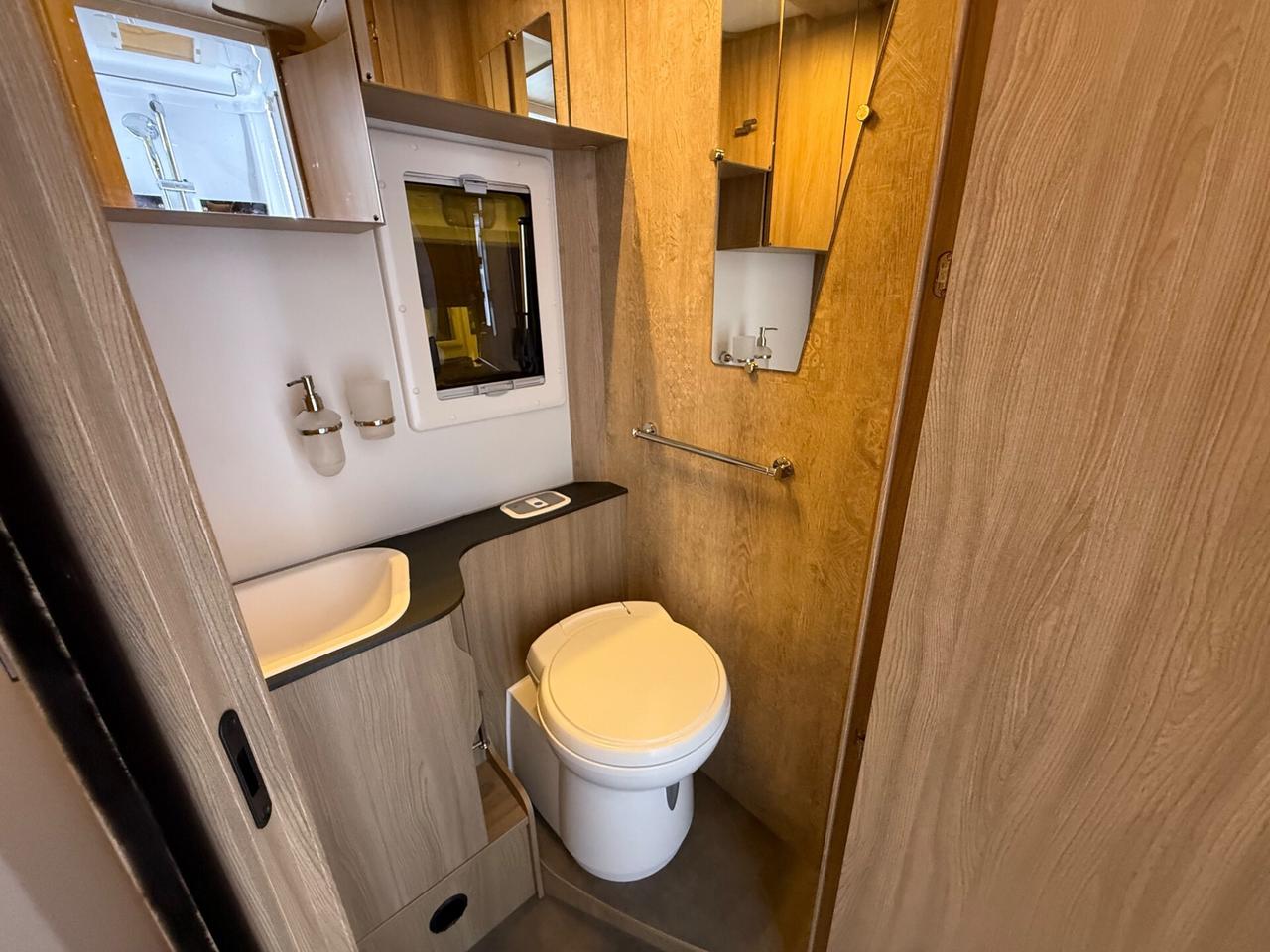 LAIKA ECOVIP L 4012 7.40 NAUTICO SUPER ACCESSORIATO