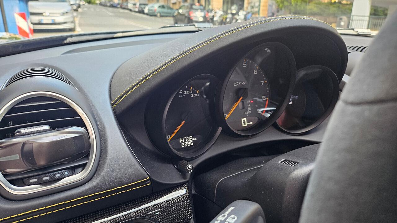 Porsche 718 Cayman 4.0 GT4 APPROVED 26