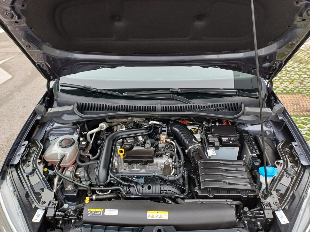 Volkswagen Taigo 1.0 TSI 110 CV DSG R-Line