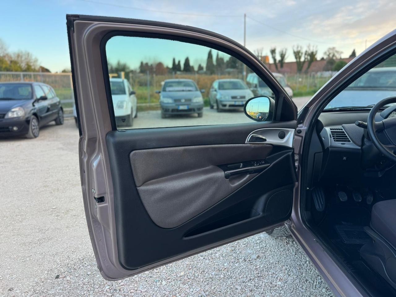 Lancia Ypsilon 1.4 Oro Ecochic GPL