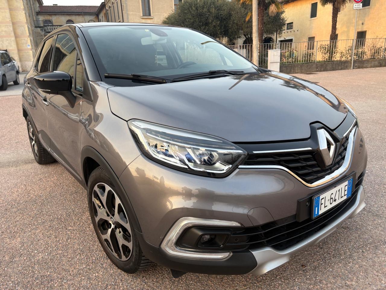 Renault Captur 1.5 dci anno 2017 km soli 108 mila