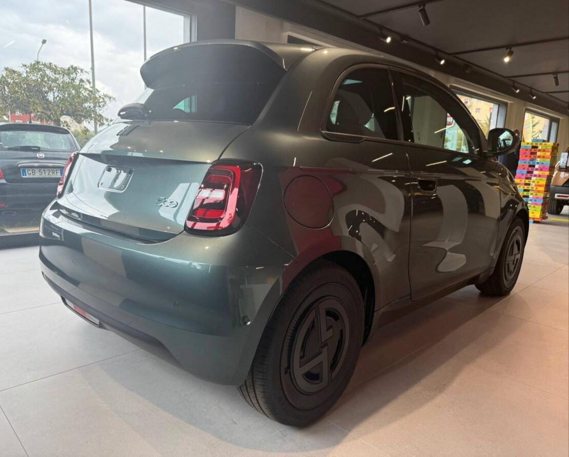 FIAT 500 (2020-->) 500e Berlina 42 kWh Giorgio ...