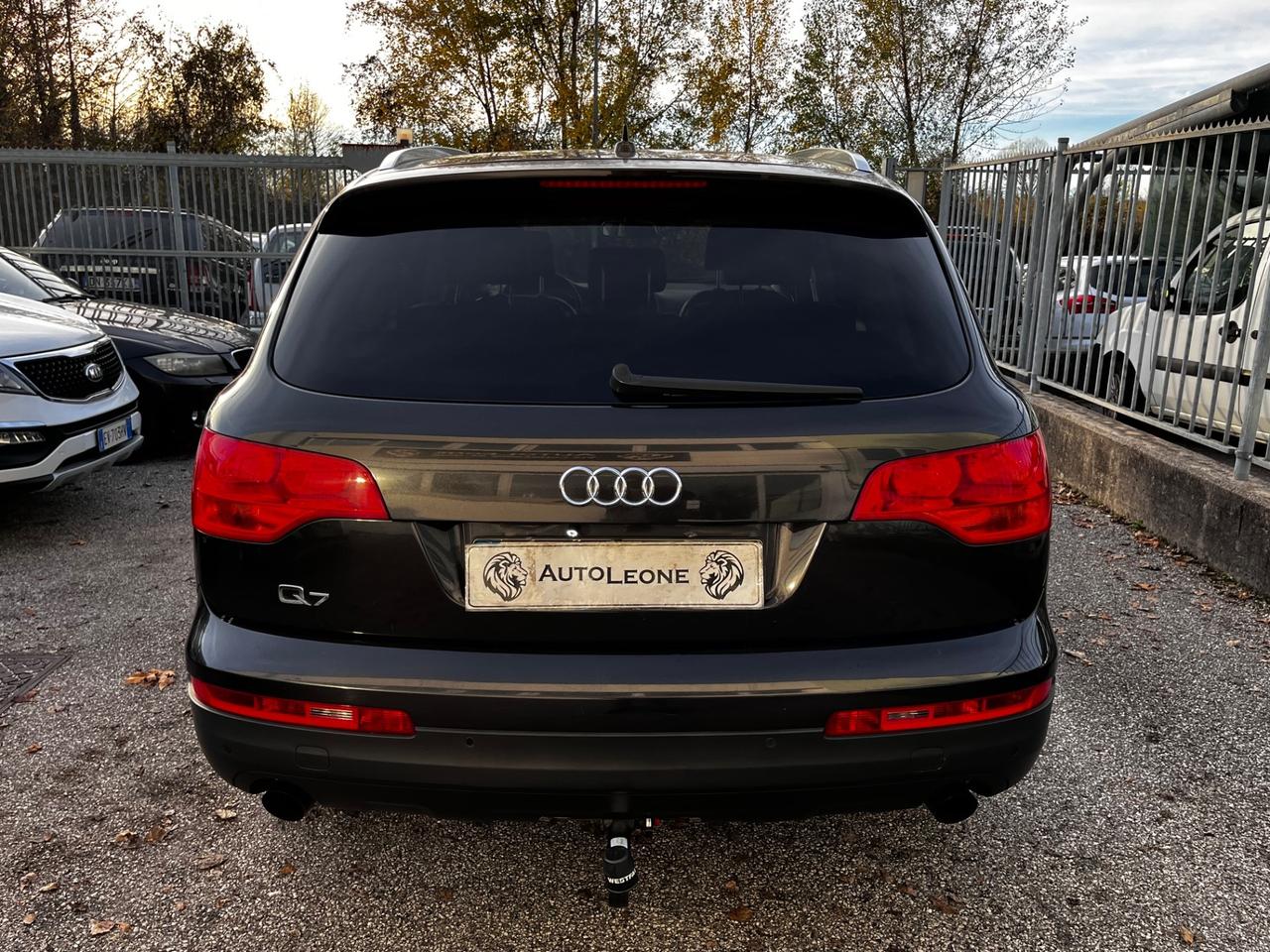 Audi Q7 3.0 V6 TDI GANCIO TRAINO quattro tiptronic