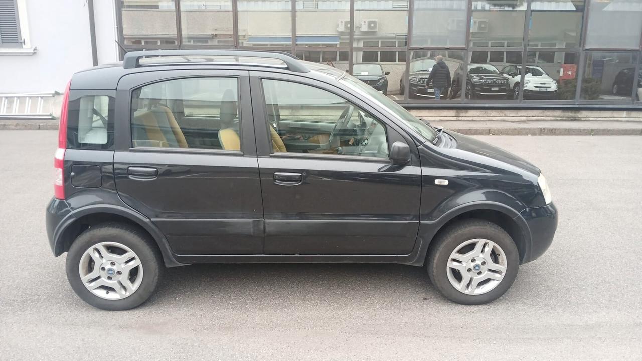 Fiat Panda 4x4 Climbing