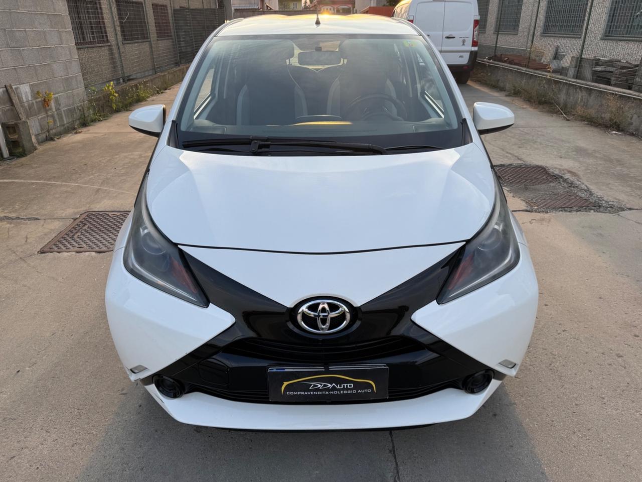 Toyota Aygo 1.0 VVT-i 69 CV 5 porte x-pure