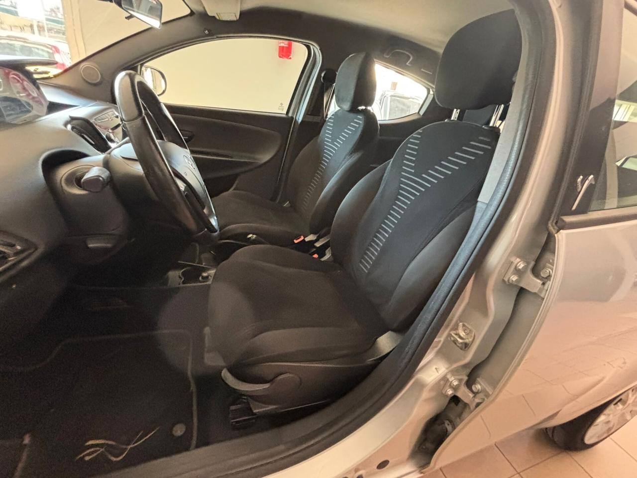 Lancia Ypsilon 1.2 69 CV 5 porte S&S Silver