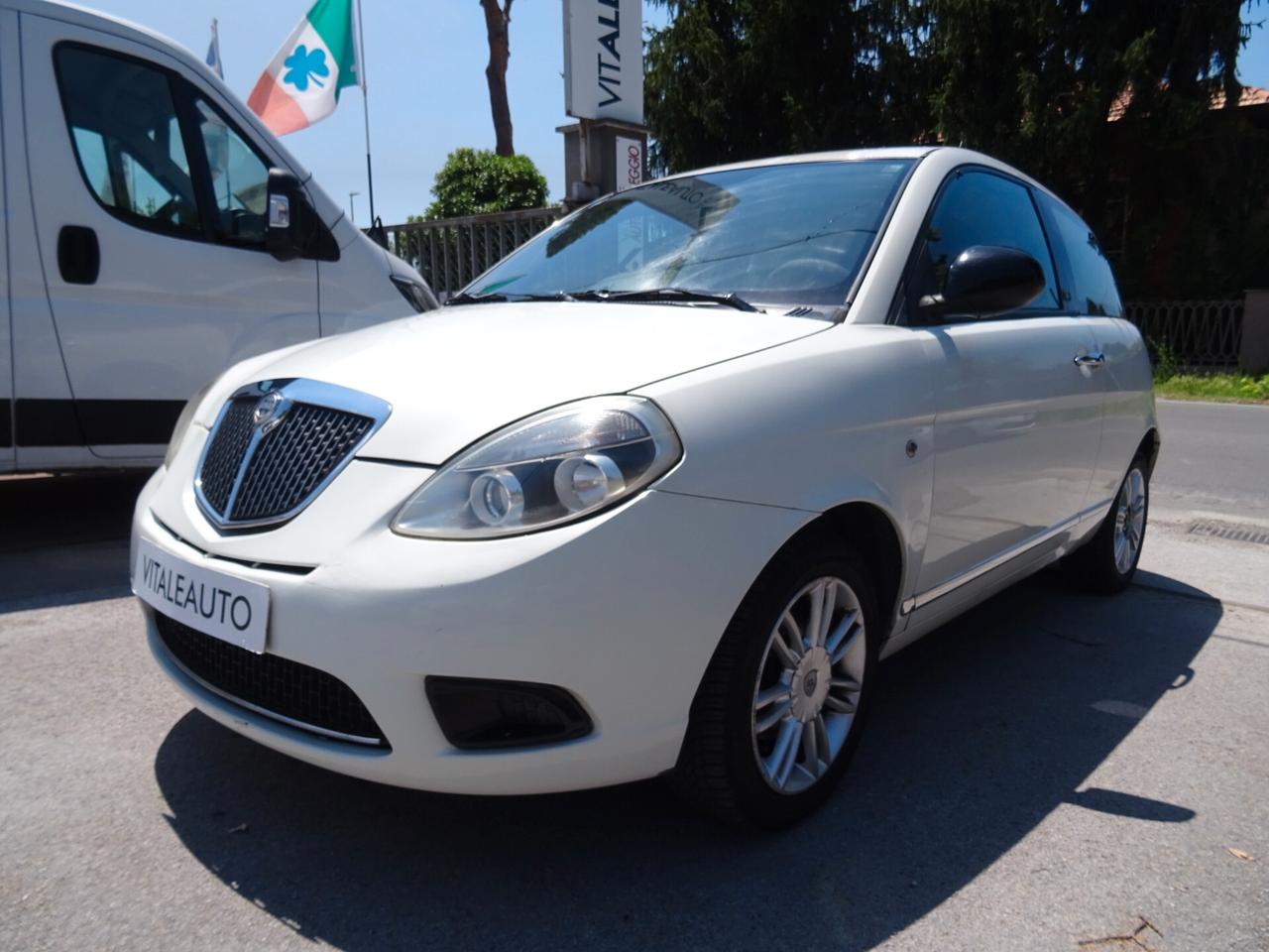 Lancia Ypsilon 1.2 69 CV UNYCA OK NEOPATENTATI