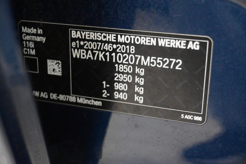 BMW 116i 110CV 6M. BUSINESS ADVANTAGE ( FARI LED - BMW DIGITAL COCKPIT - NAVI - MIRROR - CRUISE - PDC )