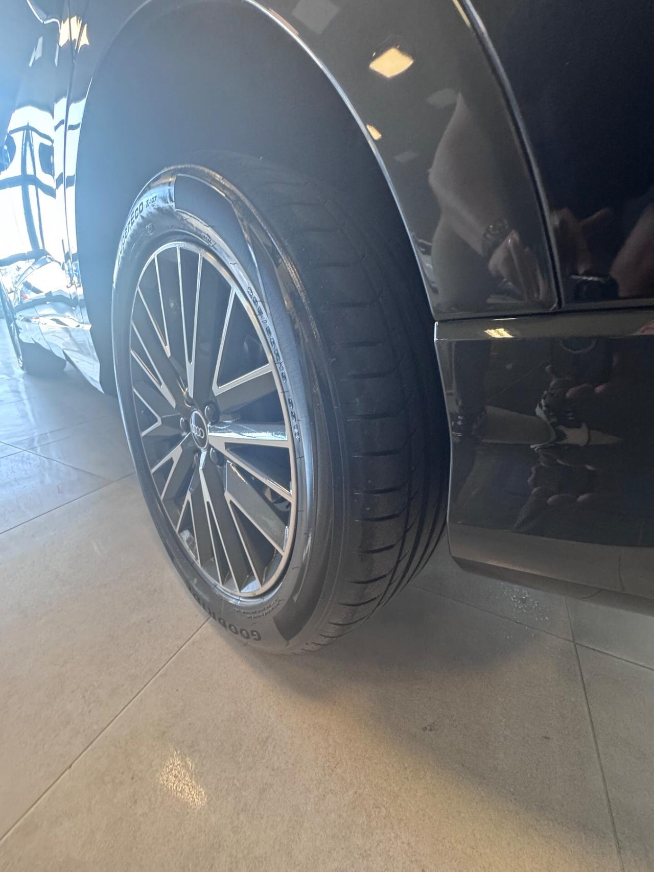 AUDI Q3 SBACK 2.0 TDI SLINE EDITION + TETTO APRIBILE