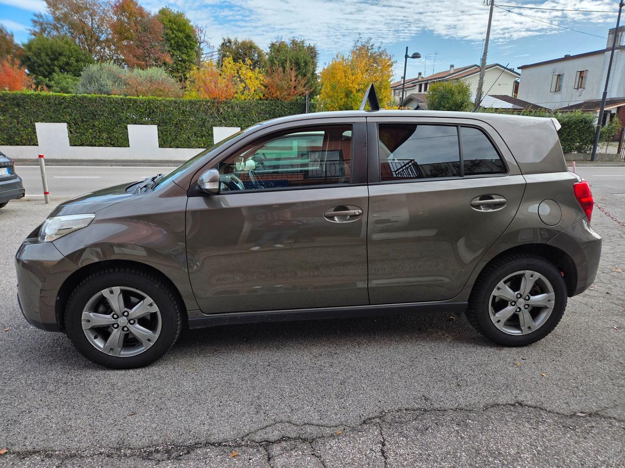 Toyota Urban Cruiser AWD - 2012