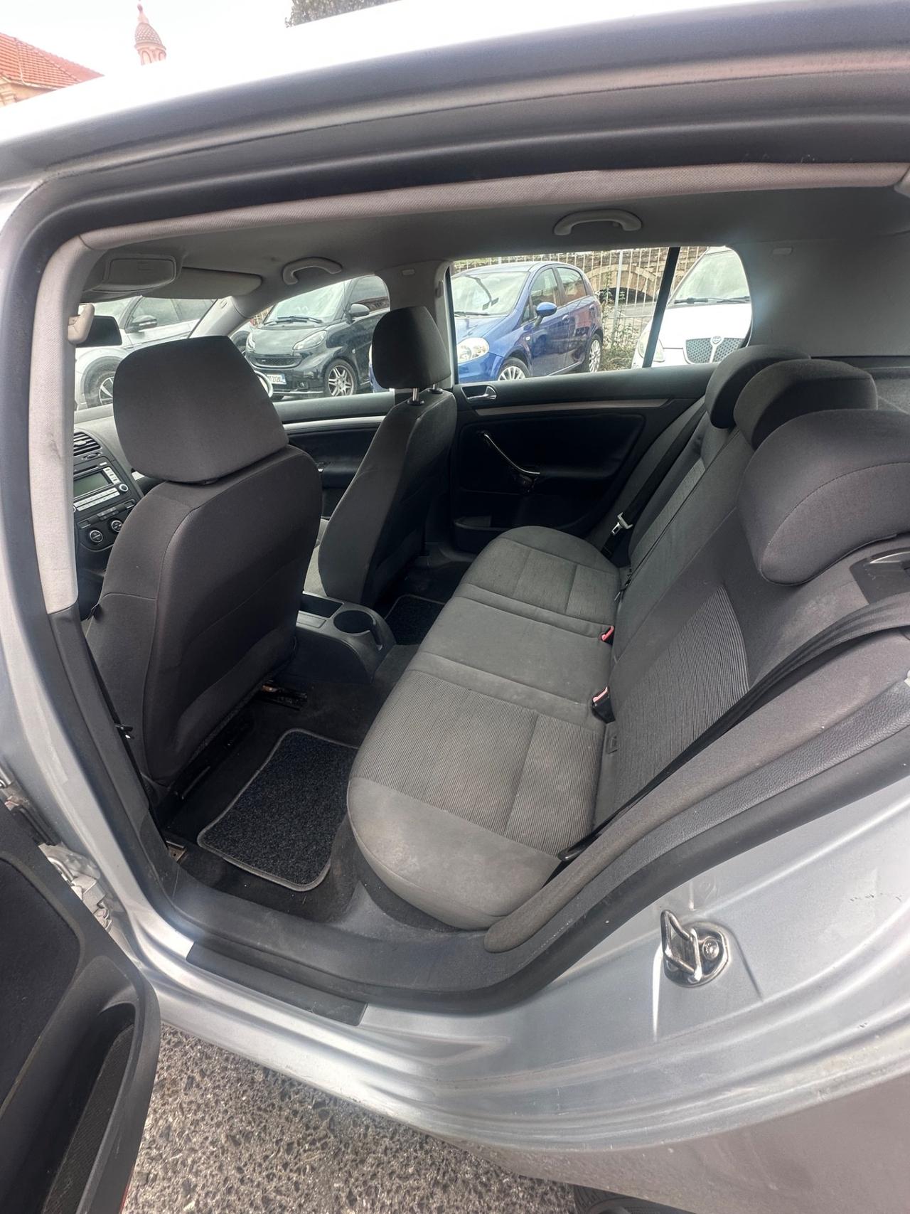 Volkswagen Golf 1.6 16V FSI 5p. Sportline