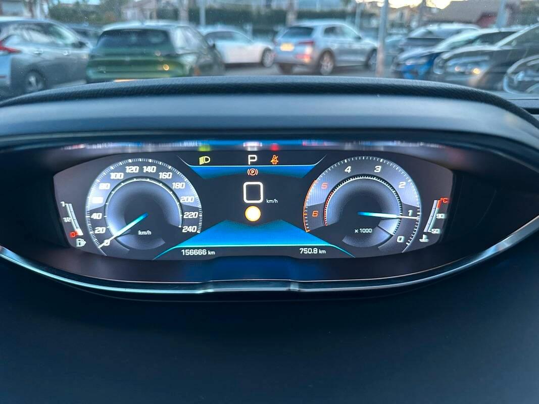 Peugeot 3008 1.5 bluehdi Allure s&s 130cv eat8