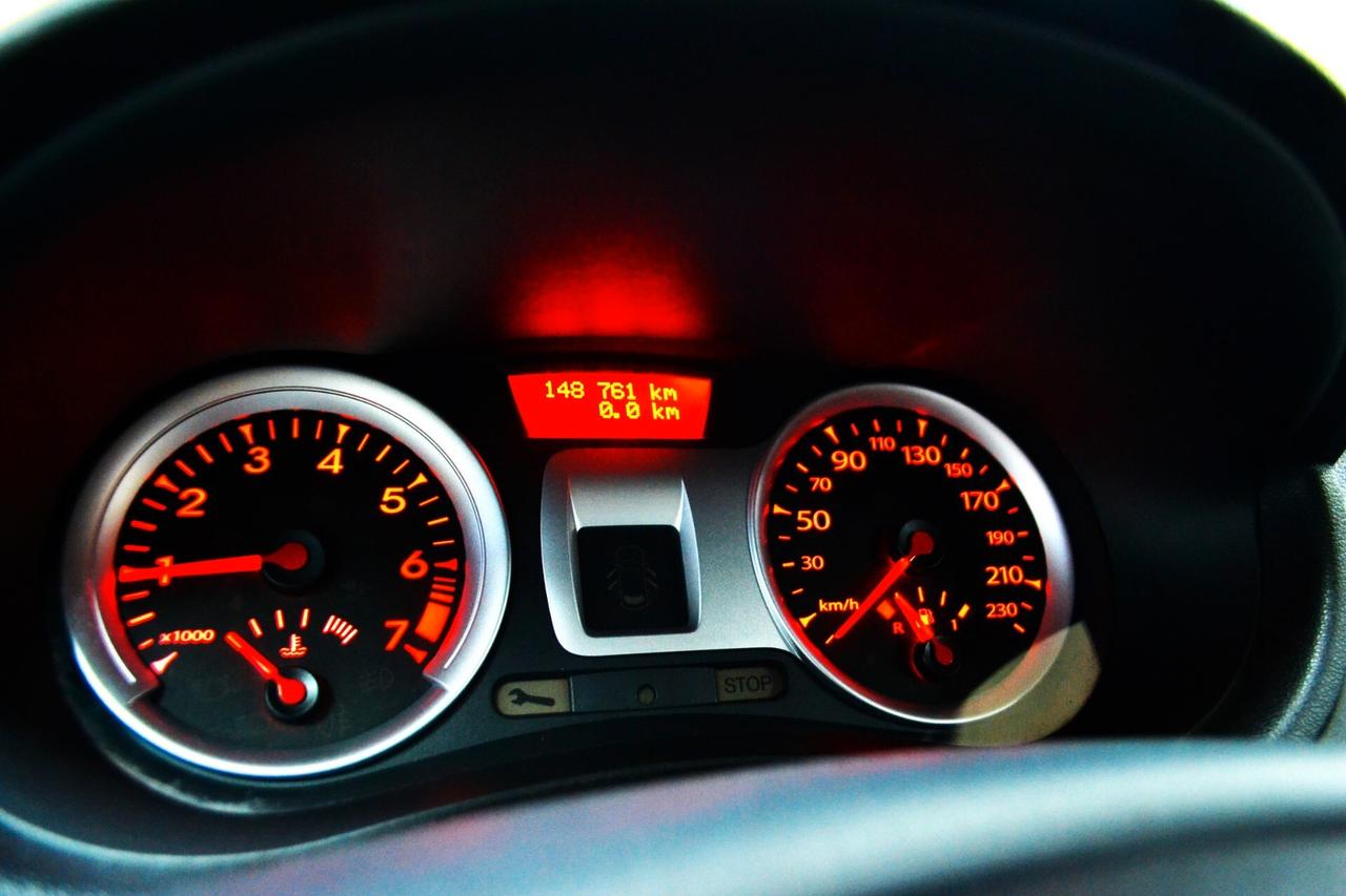 RENAULT Clio 1.2 16V GPL 75CV 5p. NEOP. 2012 Eu5