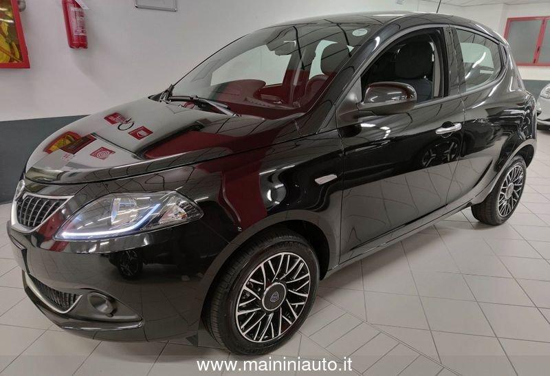 Lancia Ypsilon 1.0 Hybrid 70cv 5P Platino + Car Play