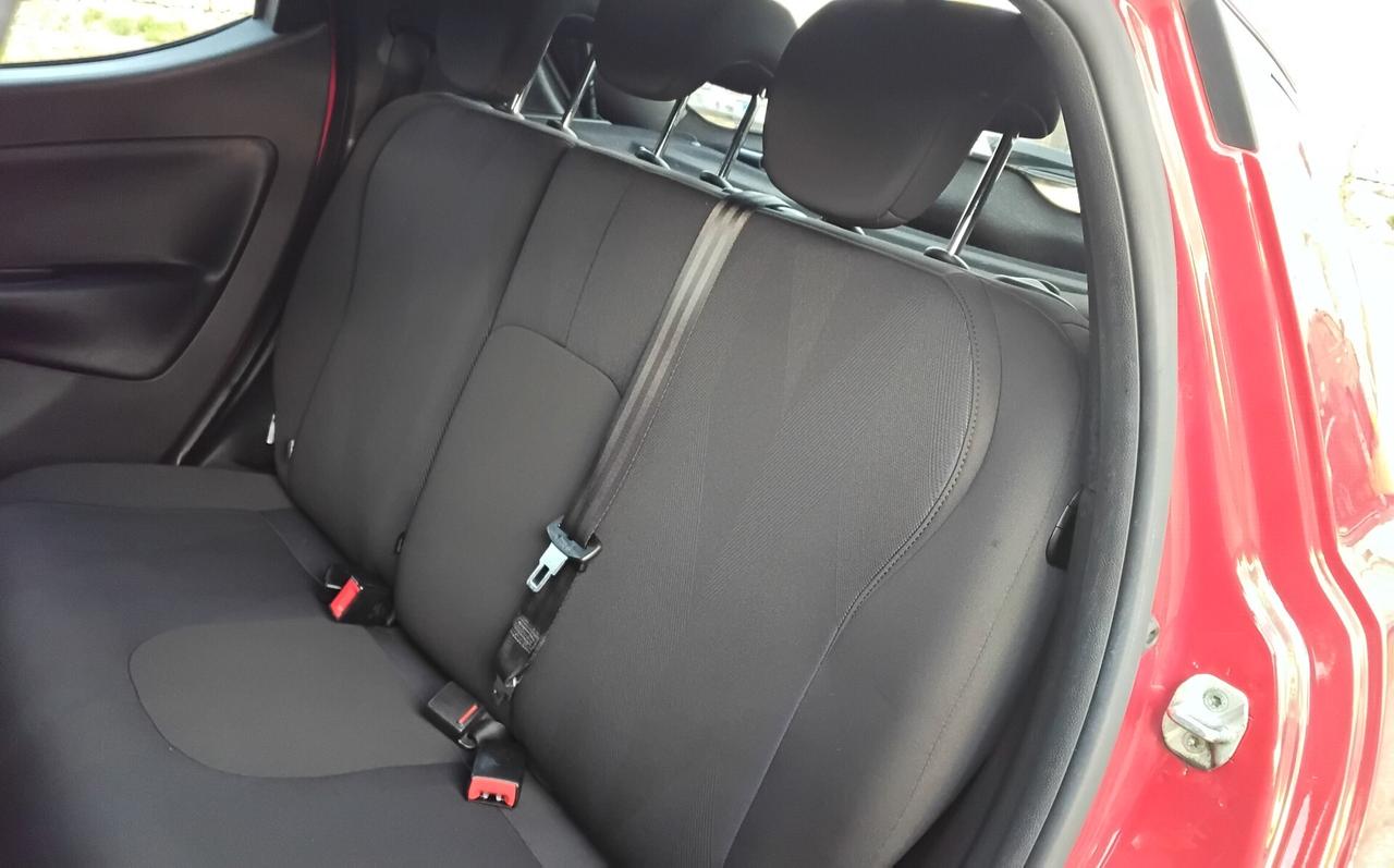 Lancia Ypsilon 1.0 FireFly 5 porte S&S Hybrid Ecochic Silver