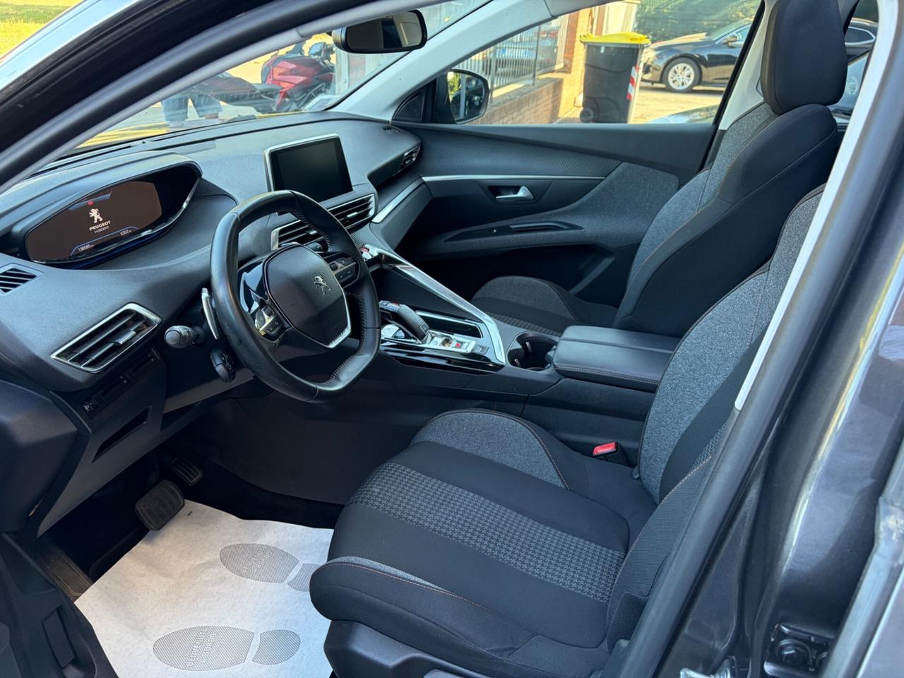 Peugeot 5008 BlueHDi 130 S&S Allure