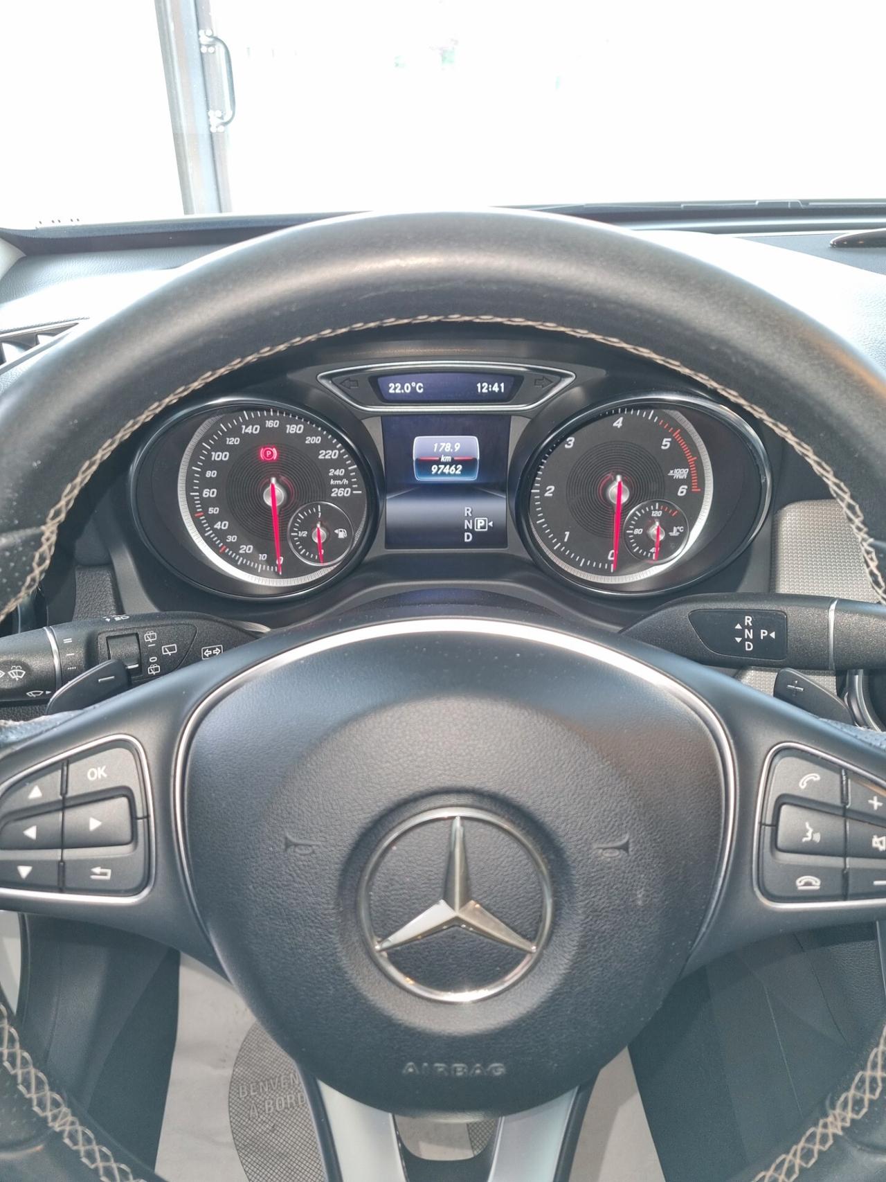 Mercedes-benz GLA 180 d Black Editition + IVA. OK NEOPATENTATI!!!!