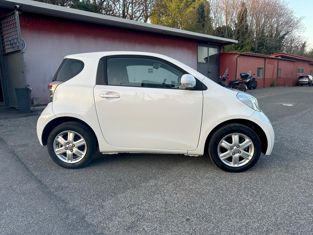 Toyota iQ 1.0 Multidrive Aut. Cerchi Permute Rate GARANTITA