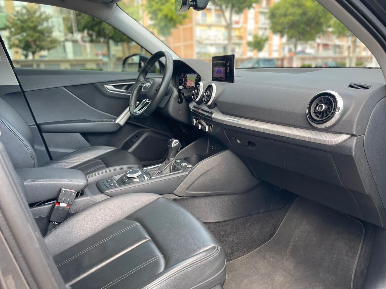Audi Q2 40 TFSI quattro S tronic Identity Black