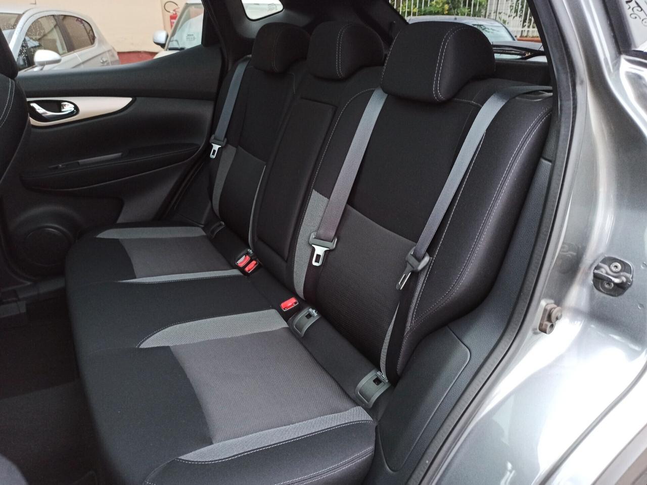 Nissan Qashqai 1.5 dCi 110 cv N-Connecta Tetto Panoramico