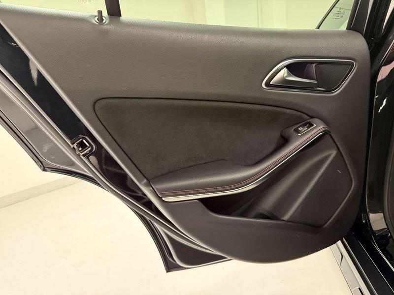 Mercedes-Benz GLA GLA 200 Premium AMG Night Edition