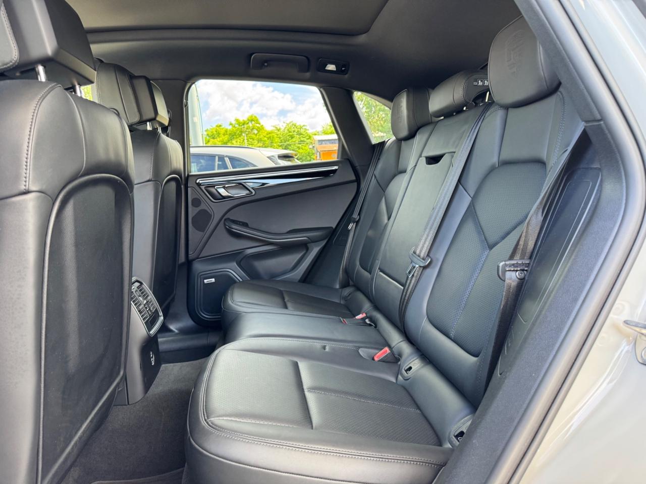 Porsche Macan 2.0 265cv colore gesso tetto uni pro