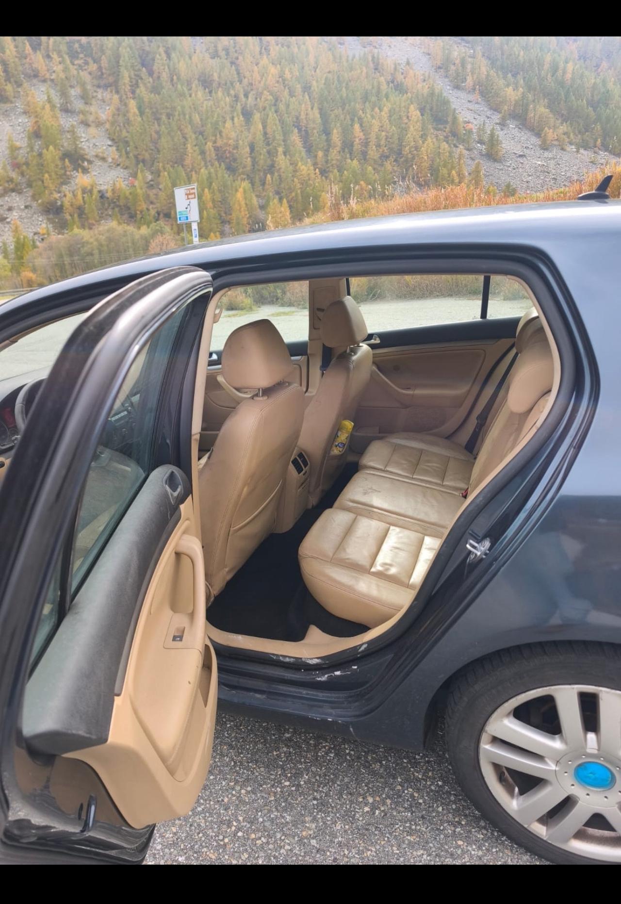 Volkswagen Golf 2.0 TDI 140cv