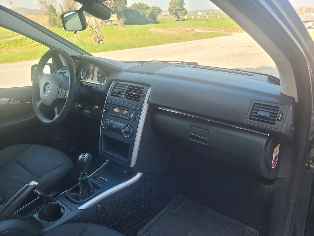 Mercedes-benz B 180 NGT BlueEFFICIENCY Executive