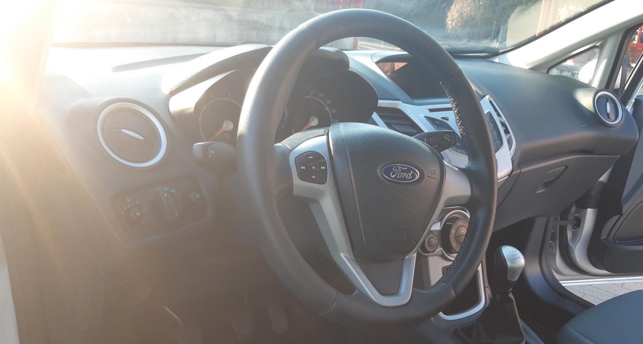 Ford Fiesta 1.4 5 porte Bz.- GPL Titanium