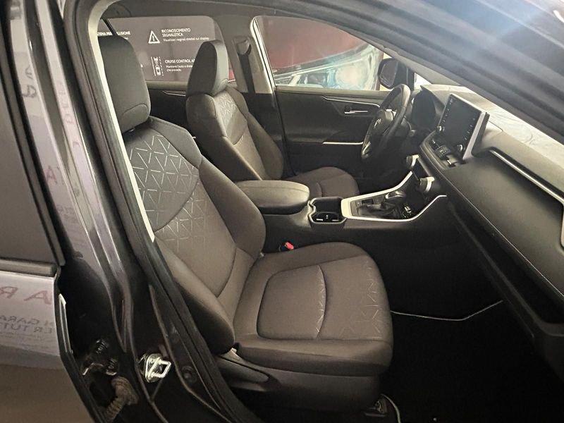 Toyota RAV4 Rav4 2.5 vvt-ie h Active 2wd 218cv e-cvt